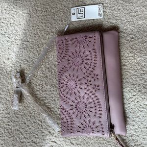 Women’s Urban Expressions Purse. Mauve